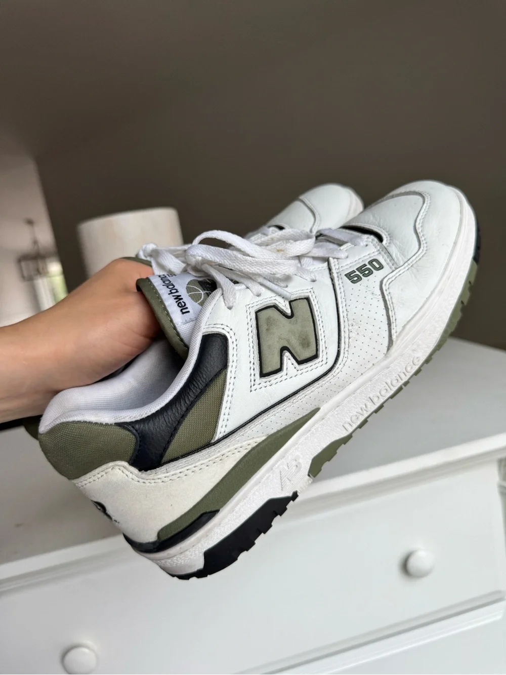 NEW BALANCE 550 WHITE & OLIVE SNEAKERS — SIZE 11.5